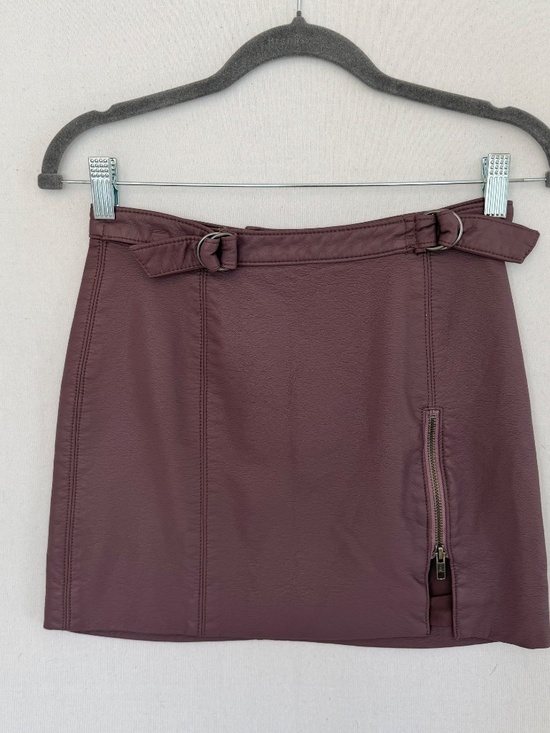 FREE PEOPLE Women’s Size 0 Moto Style Midnight Magic Purple Vegan Leather Skirt - Picture 8 of 8